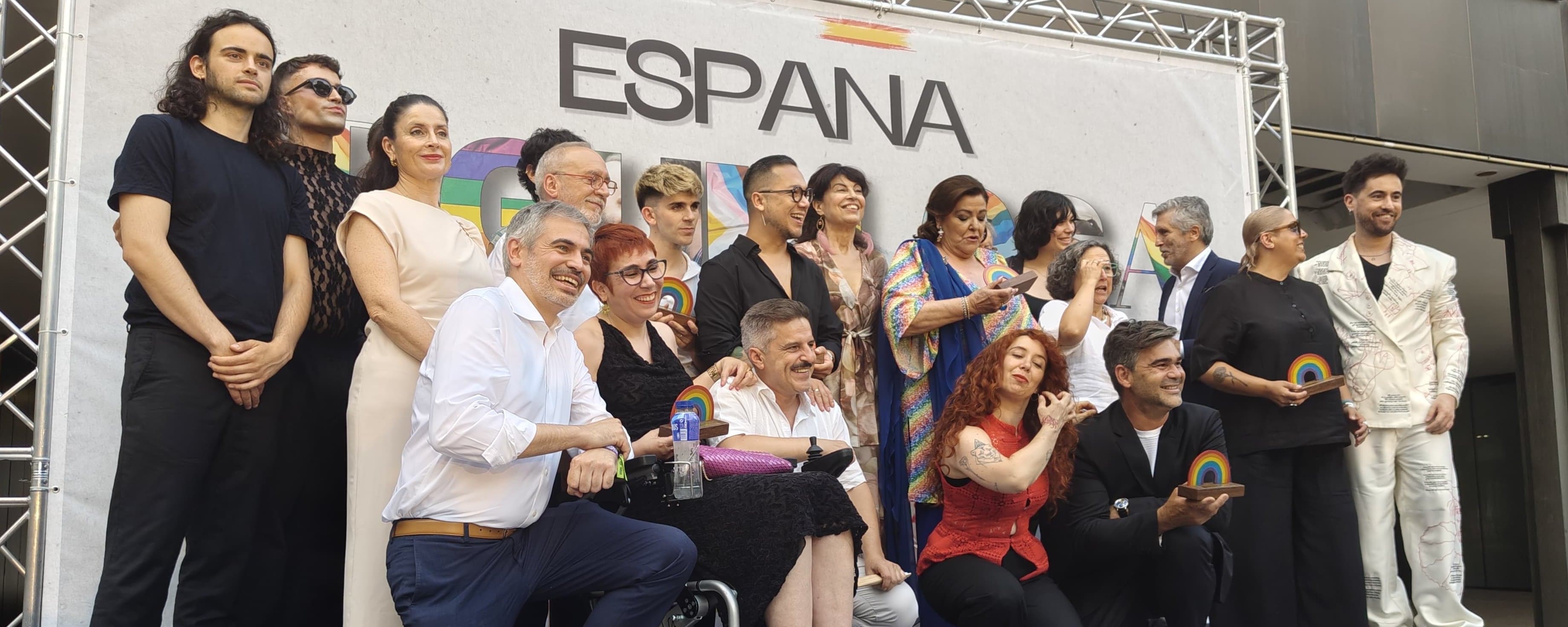 Ángeles Blanco, embajadora de AutentiZity, recibe el Reconocimiento Arcoíris del Ministerio de Igualdad