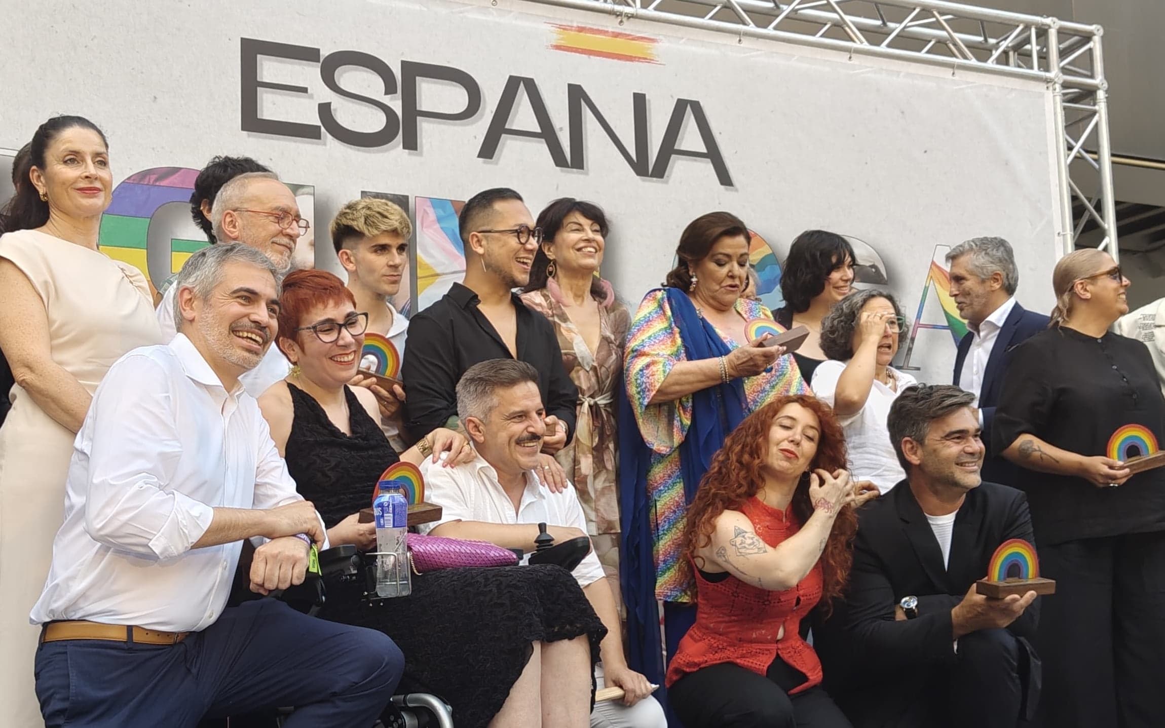 Ángeles Blanco, embajadora de AutentiZity, recibe el Reconocimiento Arcoíris del Ministerio de Igualdad